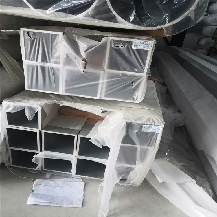 合金铝方管  挤压铝方管 圆管辊压方管加工定制