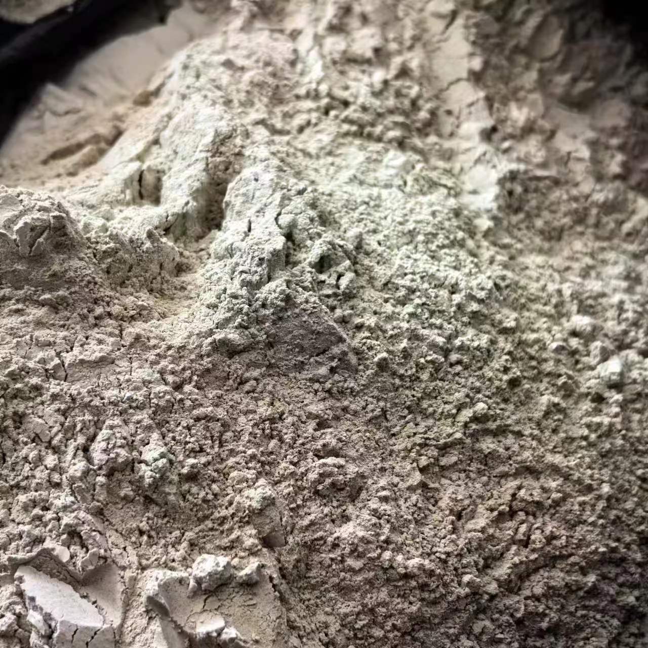 铝酸钙粉价格亲民，产品优良。