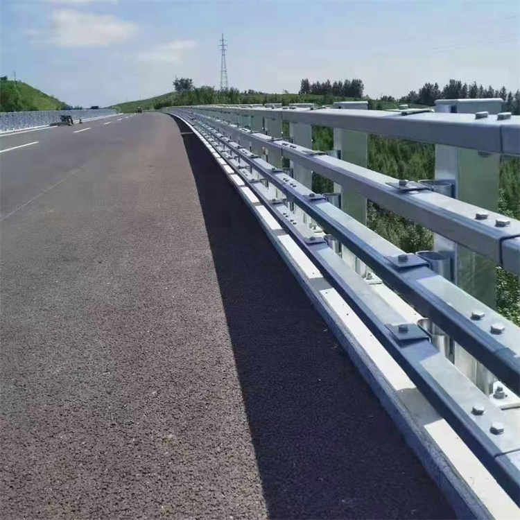 镀锌桥梁护栏好用的