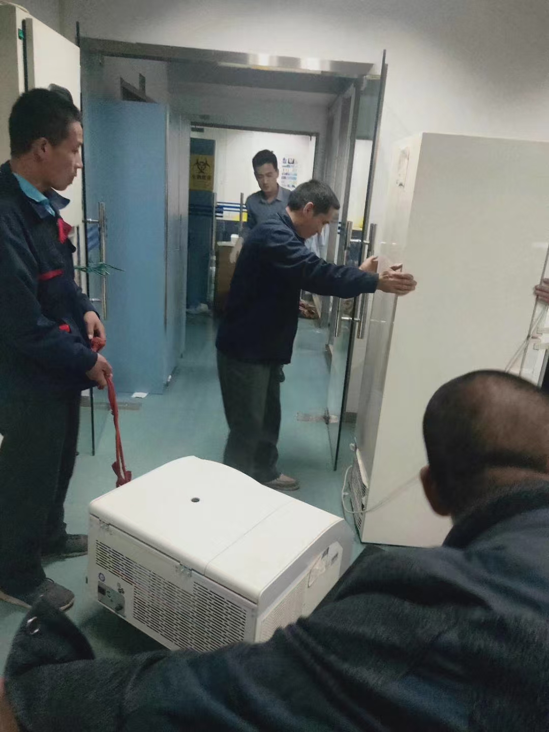 专业提供个人搬家,公司搬家,长短途运输,家具拆装,物品打包保证物品安全,小心呵护犹如亲送