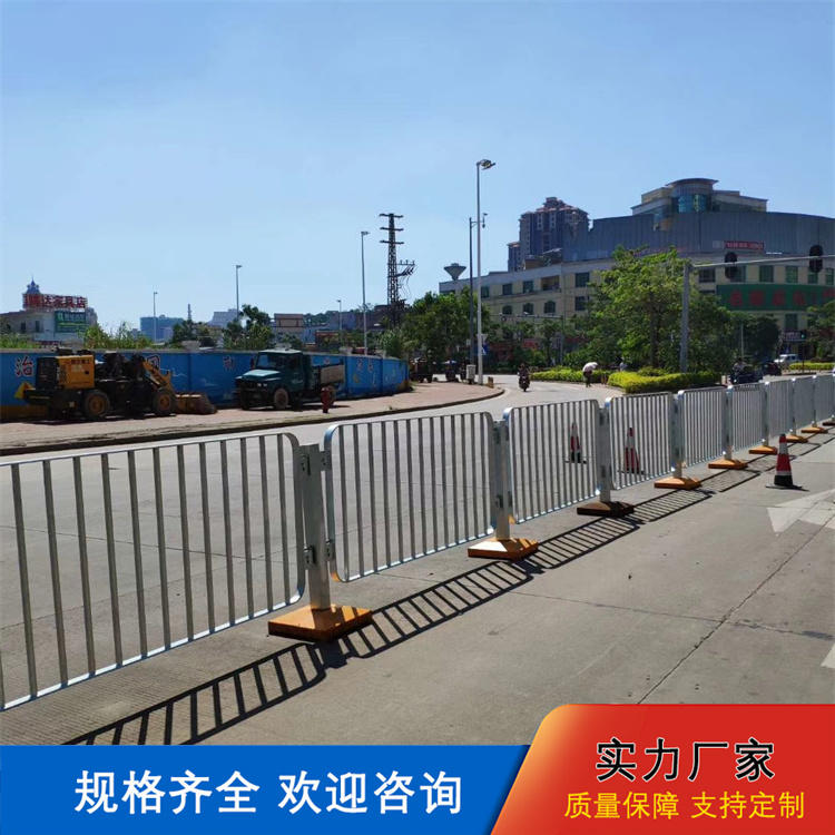 港式路中护栏 热镀锌防腐 2000*900mm 市政道路机非隔离栏