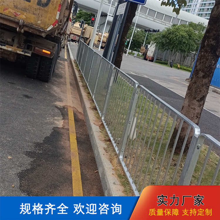 互通 公路防撞 港式路侧护栏 热浸锌处理 生产厂家