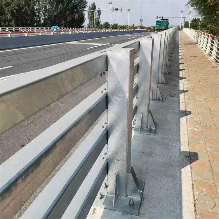 知名的镀锌桥梁护栏知名的