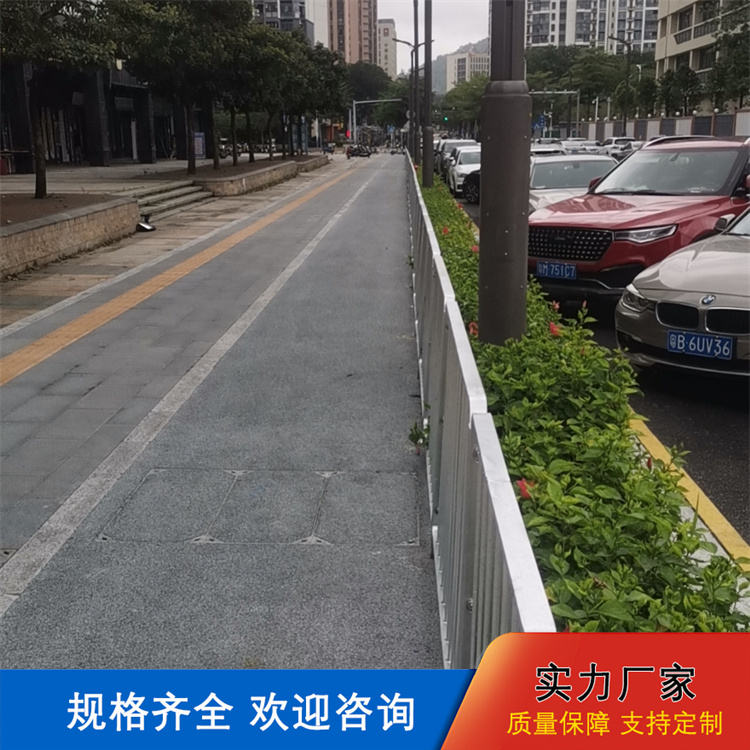 互通 市政道路隔离栏 港式路侧护栏 热镀锌防腐 定制尺寸
