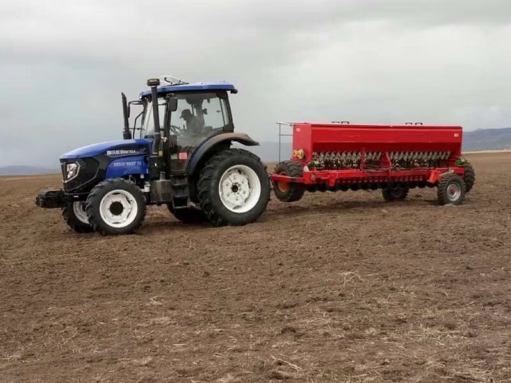 2BMF-36行牵引式小麦条播机 圆盘开沟器苜蓿羊草种植机小麦播种机