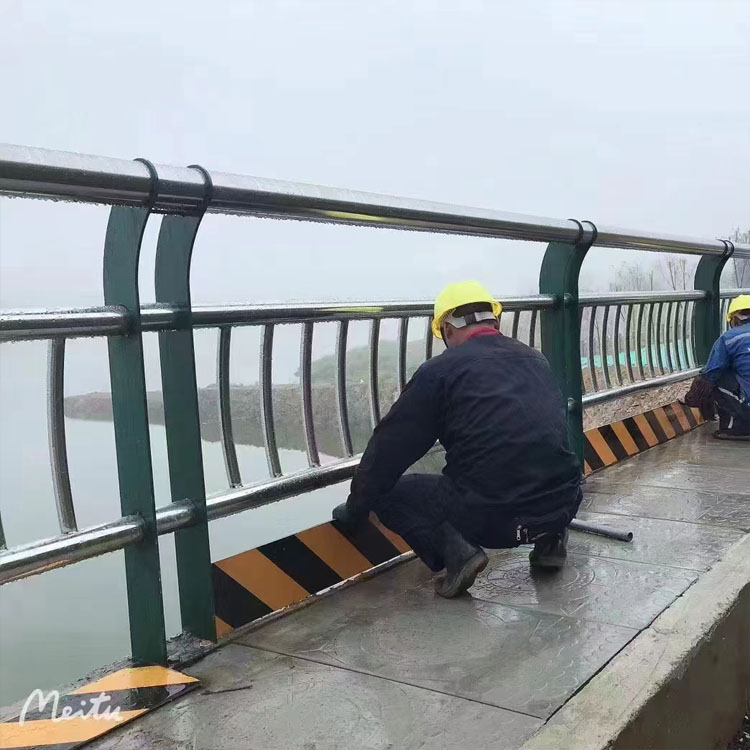 高速桥梁护栏有实力的