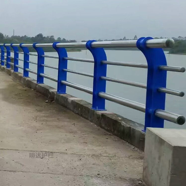 不锈钢复合管河道护栏山东靠谱的