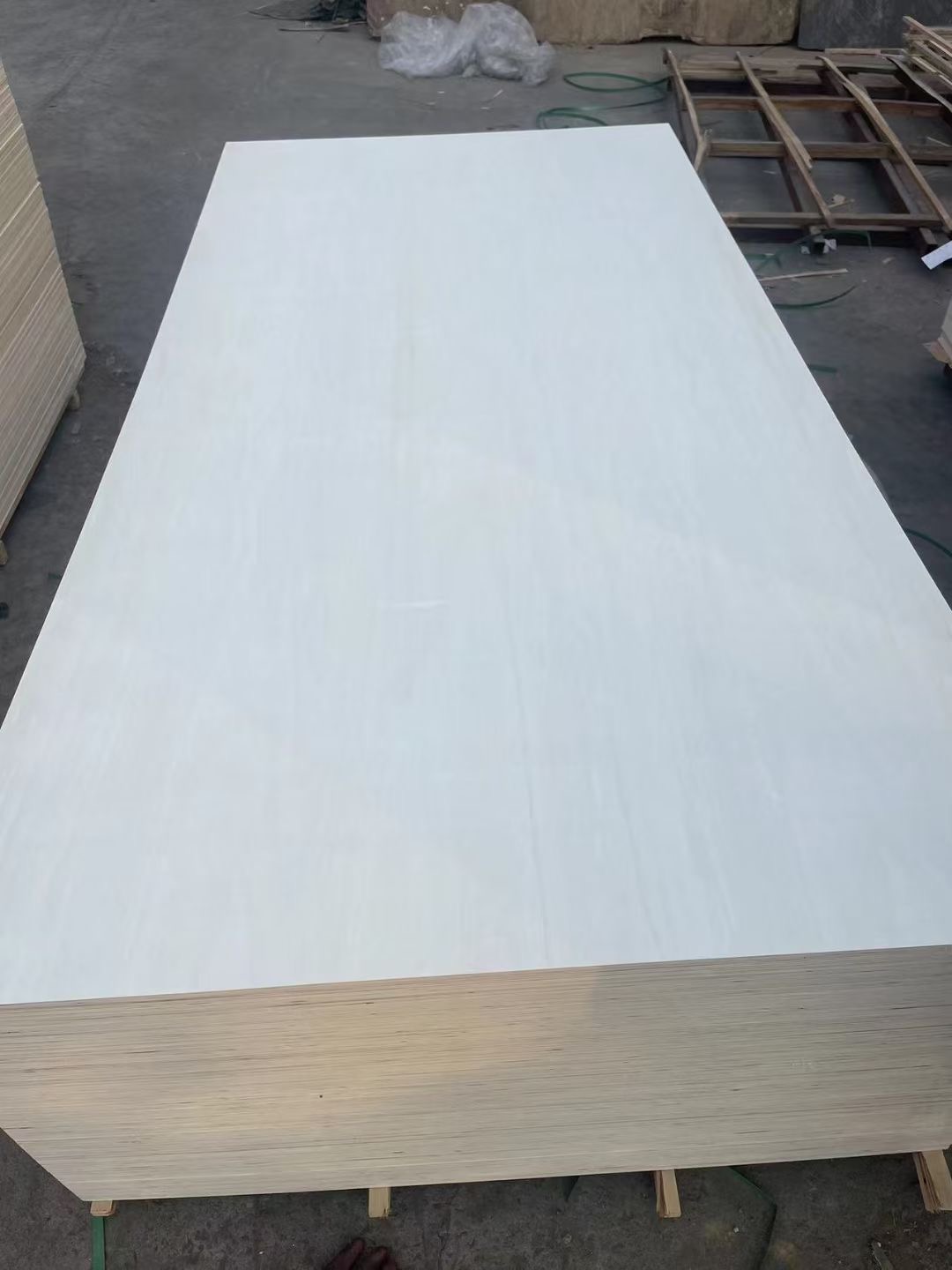 3mm--28mm纯白面高端板漂白杨木胶合板二次成型10-18厘砂光板包装