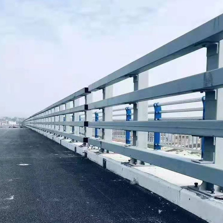 灯光防撞护栏行业内正规的